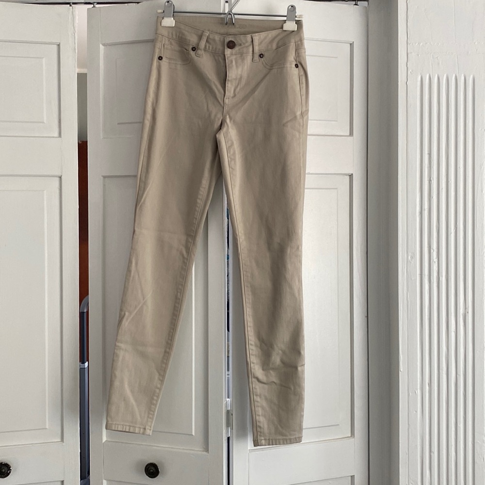 Maurices light colored khaki pants NWOT
